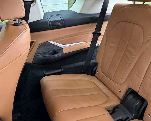Чорний БМВ X7, об'ємом двигуна 3 л та пробігом 147 тис. км за 54900 $, фото 41 на Automoto.ua