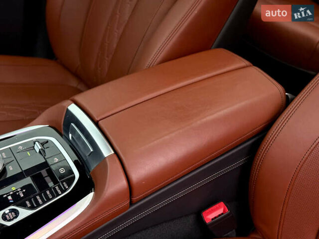 Чорний БМВ X7, об'ємом двигуна 4.39 л та пробігом 102 тис. км за 78777 $, фото 110 на Automoto.ua