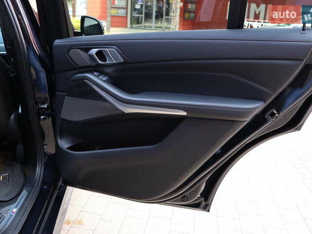 Черный БМВ X7, объемом двигателя 3 л и пробегом 164 тыс. км за 74900 $, фото 50 на Automoto.ua