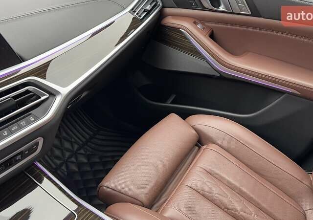 Черный БМВ X7, объемом двигателя 2.99 л и пробегом 124 тыс. км за 74900 $, фото 59 на Automoto.ua