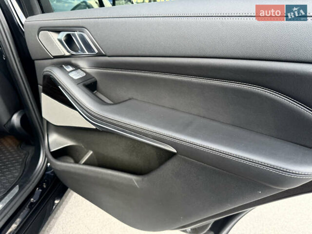 Черный БМВ X7, объемом двигателя 3 л и пробегом 195 тыс. км за 53300 $, фото 37 на Automoto.ua