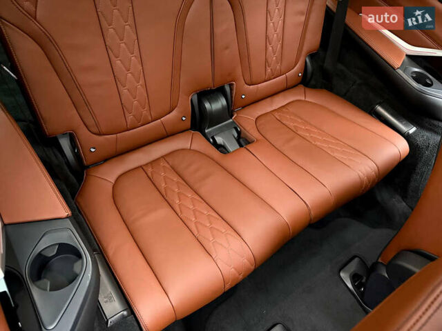 Черный БМВ X7, объемом двигателя 4.39 л и пробегом 102 тыс. км за 78500 $, фото 85 на Automoto.ua