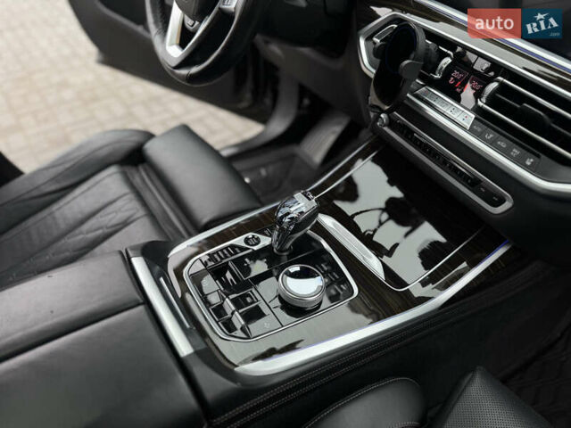 Чорний БМВ X7, об'ємом двигуна 2.99 л та пробігом 160 тис. км за 67000 $, фото 26 на Automoto.ua