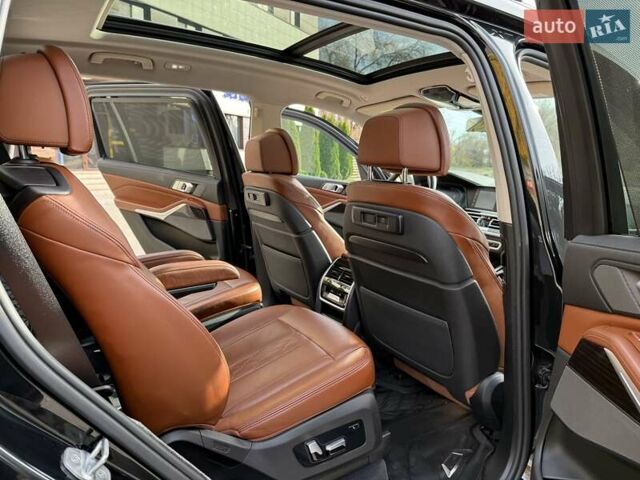 Черный БМВ X7, объемом двигателя 3 л и пробегом 43 тыс. км за 72900 $, фото 37 на Automoto.ua