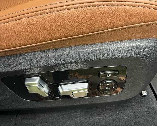 Чорний БМВ X7, об'ємом двигуна 3 л та пробігом 147 тис. км за 54900 $, фото 39 на Automoto.ua