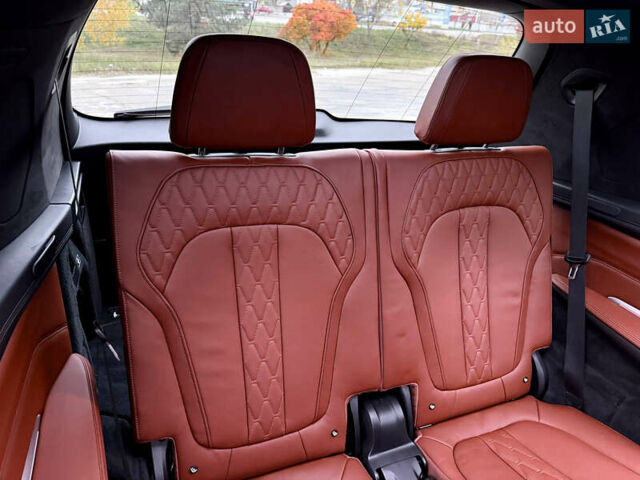 Черный БМВ X7, объемом двигателя 4.39 л и пробегом 102 тыс. км за 78500 $, фото 84 на Automoto.ua