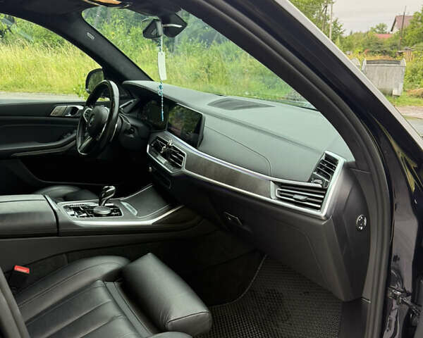 Черный БМВ X7, объемом двигателя 2.99 л и пробегом 105 тыс. км за 78000 $, фото 6 на Automoto.ua