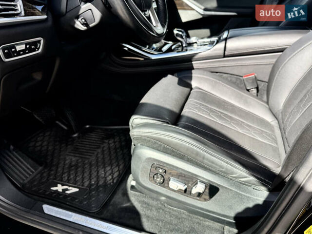 Черный БМВ X7, объемом двигателя 3 л и пробегом 195 тыс. км за 53300 $, фото 11 на Automoto.ua