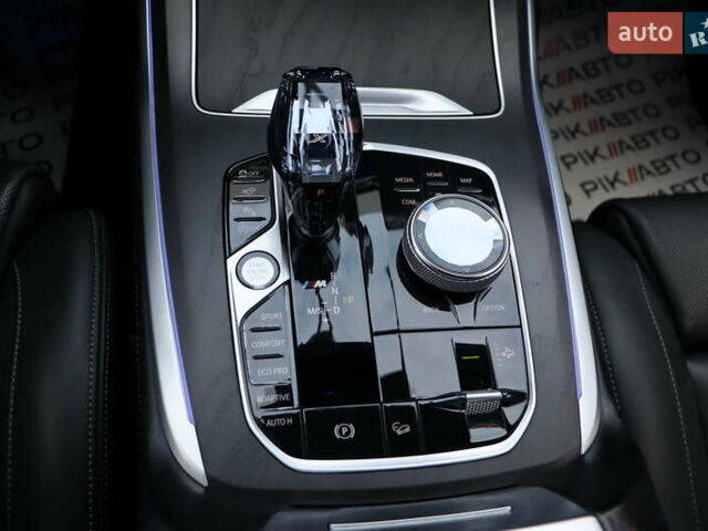 Черный БМВ X7, объемом двигателя 3 л и пробегом 164 тыс. км за 74900 $, фото 32 на Automoto.ua