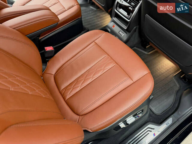 Черный БМВ X7, объемом двигателя 4.39 л и пробегом 102 тыс. км за 78500 $, фото 81 на Automoto.ua