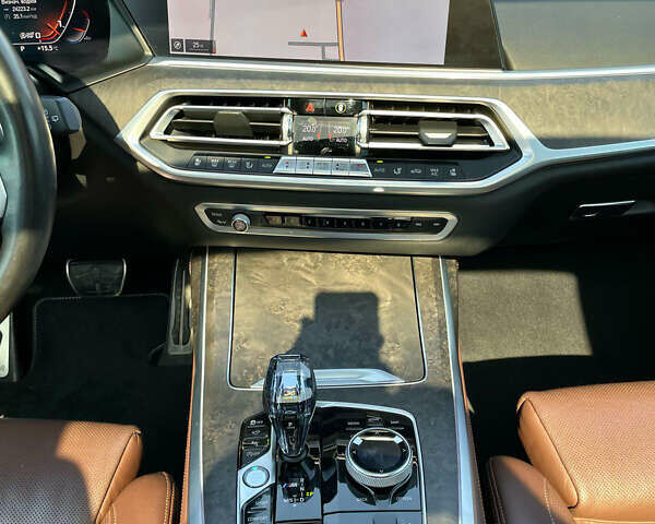 Черный БМВ X7, объемом двигателя 2.99 л и пробегом 105 тыс. км за 81100 $, фото 38 на Automoto.ua