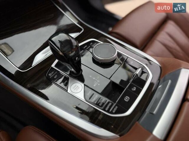 Черный БМВ X7, объемом двигателя 3 л и пробегом 43 тыс. км за 72900 $, фото 26 на Automoto.ua