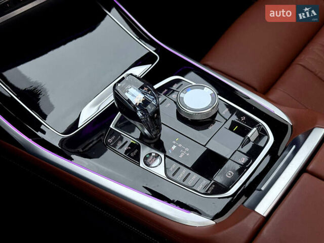Чорний БМВ X7, об'ємом двигуна 4.39 л та пробігом 102 тис. км за 78777 $, фото 100 на Automoto.ua