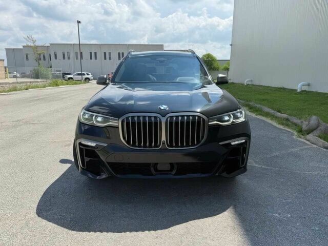 Чорний БМВ X7, об'ємом двигуна 4.4 л та пробігом 42 тис. км за 49800 $, фото 1 на Automoto.ua