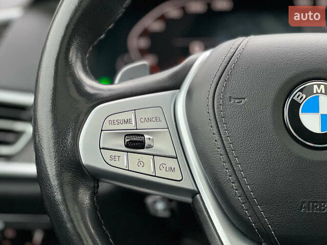 Черный БМВ X7, объемом двигателя 3 л и пробегом 137 тыс. км за 63999 $, фото 10 на Automoto.ua