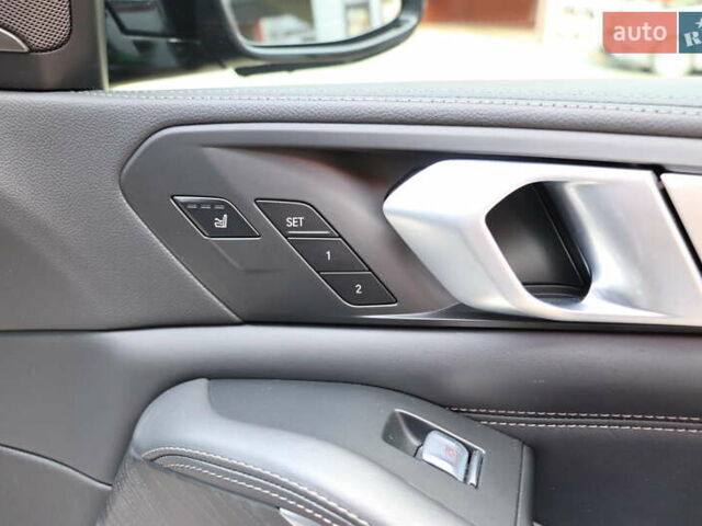 Черный БМВ X7, объемом двигателя 3 л и пробегом 164 тыс. км за 74900 $, фото 55 на Automoto.ua