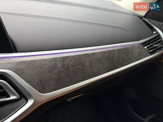 Чорний БМВ X7, об'ємом двигуна 3 л та пробігом 147 тис. км за 54900 $, фото 27 на Automoto.ua