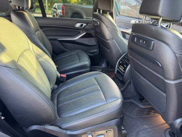 Черный БМВ X7, объемом двигателя 4.4 л и пробегом 41 тыс. км за 12000 $, фото 11 на Automoto.ua