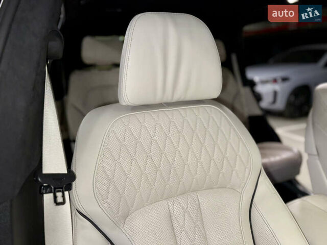 Черный БМВ X7, объемом двигателя 3 л и пробегом 74 тыс. км за 83700 $, фото 48 на Automoto.ua