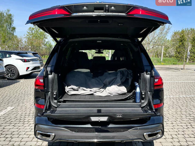 Черный БМВ X7, объемом двигателя 2.99 л и пробегом 105 тыс. км за 81100 $, фото 14 на Automoto.ua