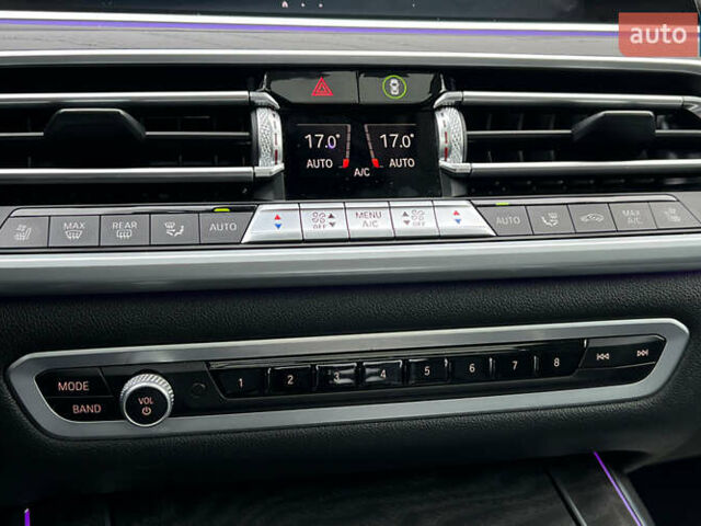 Черный БМВ X7, объемом двигателя 3 л и пробегом 137 тыс. км за 63999 $, фото 16 на Automoto.ua