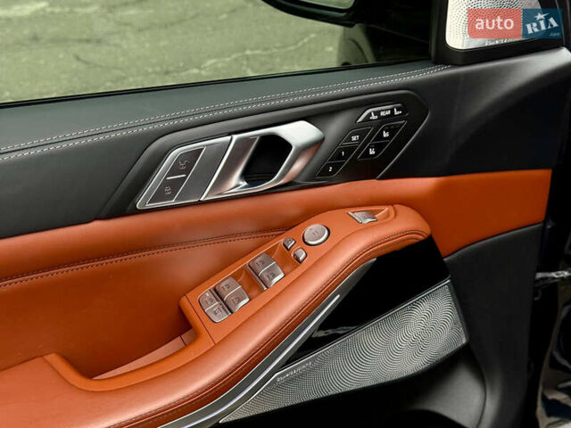 Черный БМВ X7, объемом двигателя 4.39 л и пробегом 102 тыс. км за 78500 $, фото 60 на Automoto.ua
