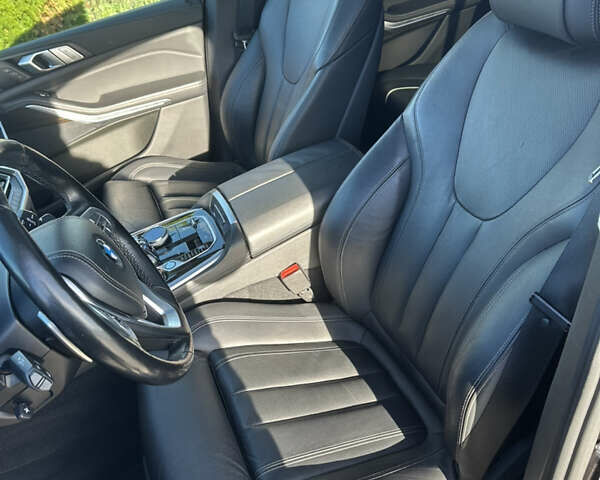 Черный БМВ X7, объемом двигателя 3 л и пробегом 153 тыс. км за 54000 $, фото 8 на Automoto.ua