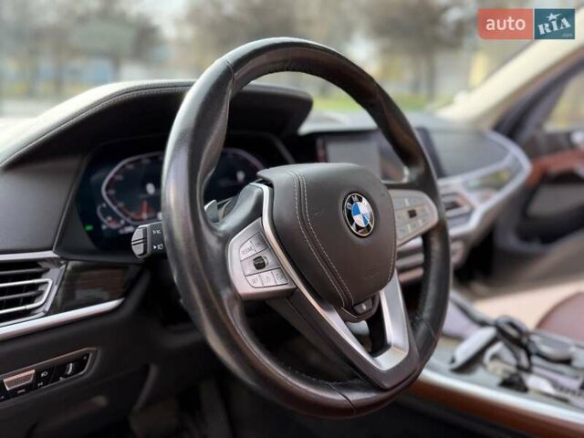 Черный БМВ X7, объемом двигателя 3 л и пробегом 43 тыс. км за 72900 $, фото 20 на Automoto.ua