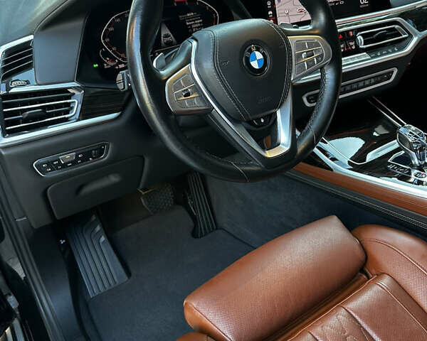 Черный БМВ X7, объемом двигателя 2.99 л и пробегом 86 тыс. км за 72999 $, фото 13 на Automoto.ua