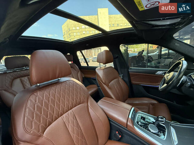 Черный БМВ X7, объемом двигателя 2.99 л и пробегом 164 тыс. км за 71500 $, фото 33 на Automoto.ua