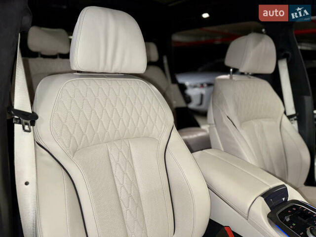 Черный БМВ X7, объемом двигателя 3 л и пробегом 74 тыс. км за 83700 $, фото 40 на Automoto.ua