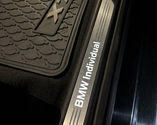 Черный БМВ X7, объемом двигателя 3 л и пробегом 195 тыс. км за 53300 $, фото 77 на Automoto.ua