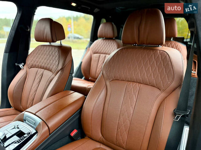 Черный БМВ X7, объемом двигателя 4.39 л и пробегом 102 тыс. км за 78500 $, фото 75 на Automoto.ua