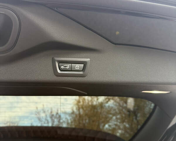 Черный БМВ X7, объемом двигателя 4.39 л и пробегом 107 тыс. км за 70600 $, фото 13 на Automoto.ua