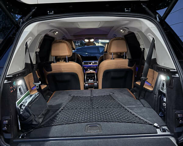 Черный БМВ X7, объемом двигателя 4.39 л и пробегом 118 тыс. км за 75000 $, фото 51 на Automoto.ua