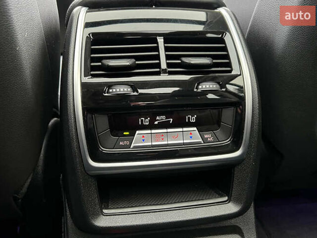 Черный БМВ X7, объемом двигателя 3 л и пробегом 137 тыс. км за 63999 $, фото 23 на Automoto.ua