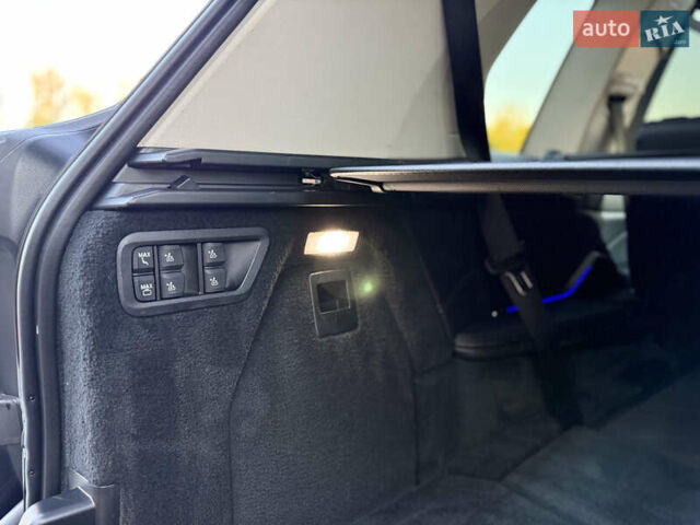 Черный БМВ X7, объемом двигателя 3 л и пробегом 195 тыс. км за 53300 $, фото 60 на Automoto.ua