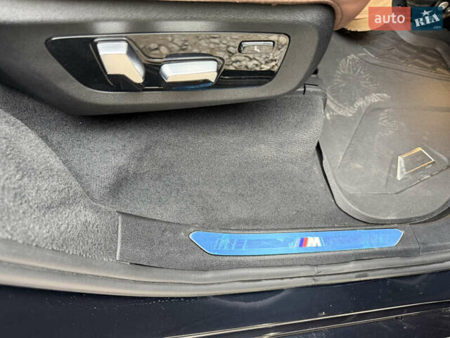 Черный БМВ X7, объемом двигателя 2.99 л и пробегом 150 тыс. км за 71000 $, фото 13 на Automoto.ua