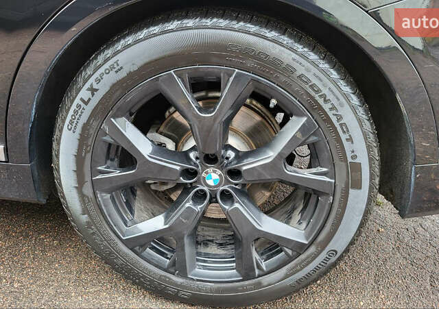 Черный БМВ X7, объемом двигателя 3 л и пробегом 100 тыс. км за 65000 $, фото 1 на Automoto.ua