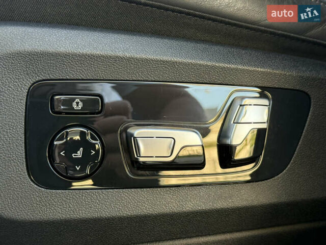 Черный БМВ X7, объемом двигателя 4.39 л и пробегом 29 тыс. км за 81500 $, фото 32 на Automoto.ua