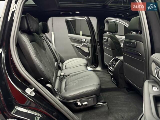 Черный БМВ X7, объемом двигателя 4.4 л и пробегом 33 тыс. км за 91900 $, фото 43 на Automoto.ua
