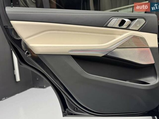 Черный БМВ X7, объемом двигателя 4.4 л и пробегом 88 тыс. км за 82900 $, фото 39 на Automoto.ua