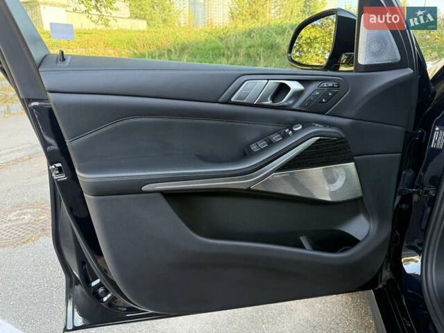Черный БМВ X7, объемом двигателя 4.39 л и пробегом 29 тыс. км за 81500 $, фото 33 на Automoto.ua