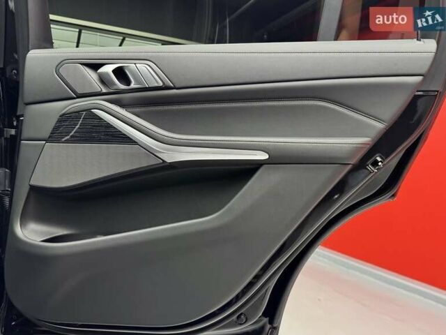 Черный БМВ X7, объемом двигателя 4.4 л и пробегом 33 тыс. км за 91900 $, фото 42 на Automoto.ua