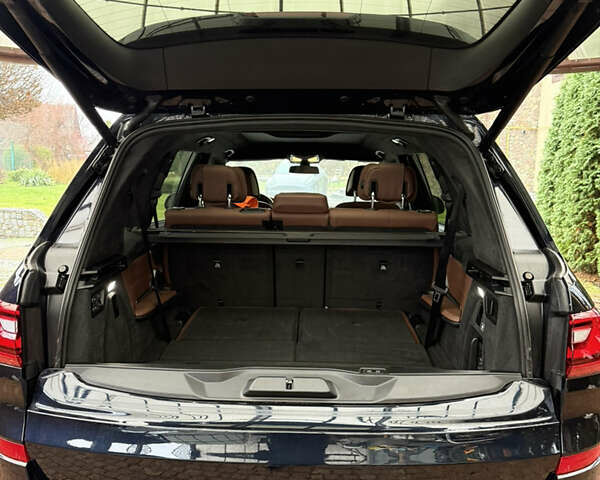 Черный БМВ X7, объемом двигателя 2.99 л и пробегом 60 тыс. км за 94500 $, фото 24 на Automoto.ua