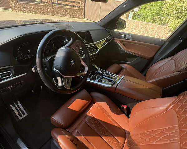 Черный БМВ X7, объемом двигателя 3 л и пробегом 120 тыс. км за 63500 $, фото 11 на Automoto.ua