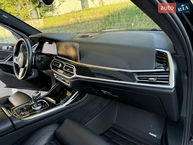 Черный БМВ X7, объемом двигателя 4.39 л и пробегом 29 тыс. км за 81500 $, фото 70 на Automoto.ua