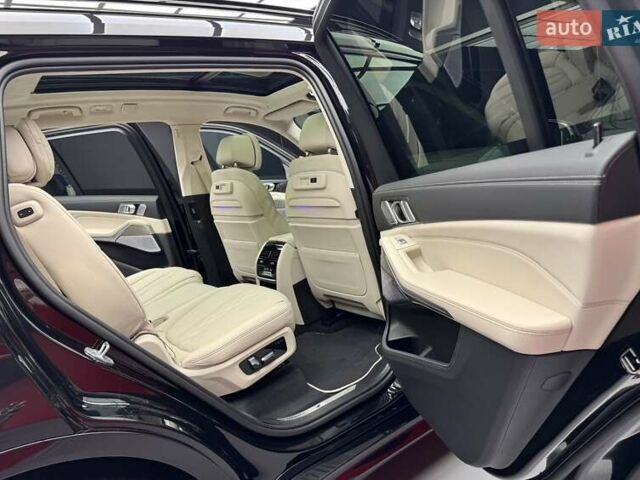 Черный БМВ X7, объемом двигателя 4.4 л и пробегом 88 тыс. км за 82900 $, фото 44 на Automoto.ua