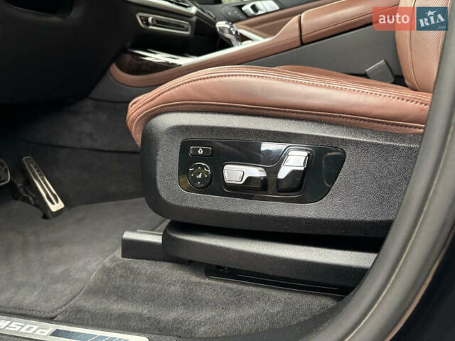 Черный БМВ X7, объемом двигателя 2.99 л и пробегом 60 тыс. км за 94500 $, фото 38 на Automoto.ua