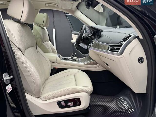 Черный БМВ X7, объемом двигателя 4.4 л и пробегом 88 тыс. км за 82900 $, фото 56 на Automoto.ua